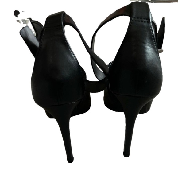 Rock & Republic closed toe Stilettos - Picture 5 of 7